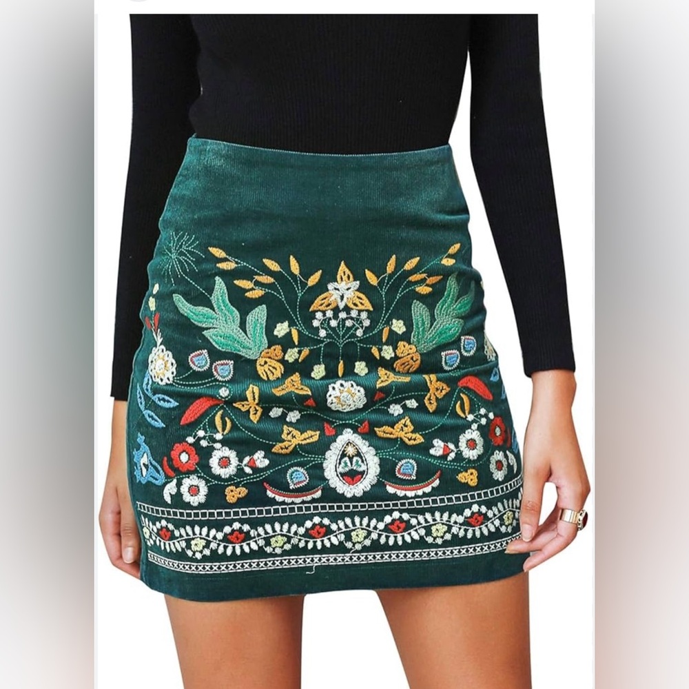 Simplee Green Floral Embroidered Corduroy Boho Mini Skirt Women’s Sz M